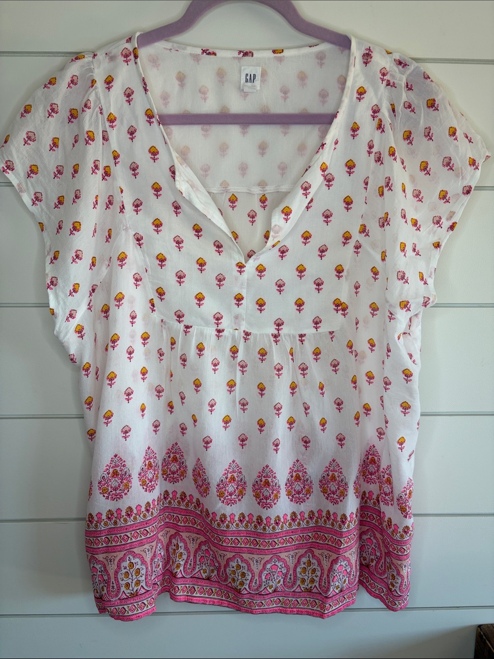 GAP White Tunic with Pink and Yellow Paisley Border Size XL
